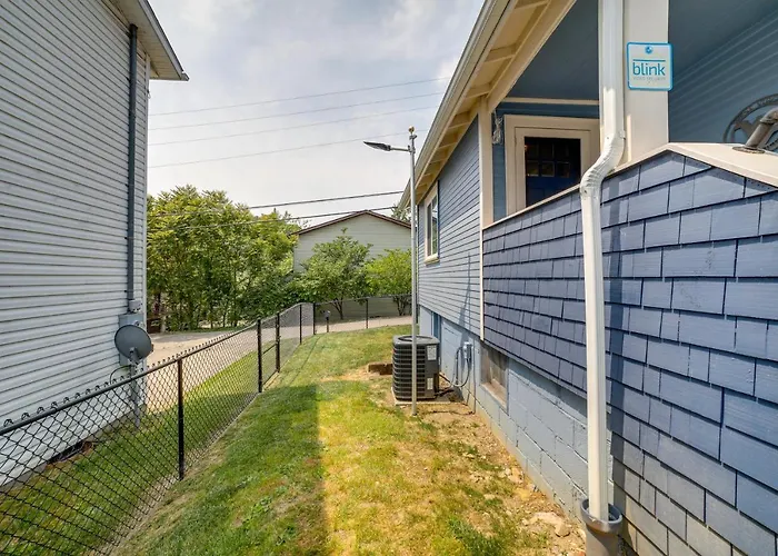 Pet-Friendly 'Murph Landing' - 1 Mile To Wvu!