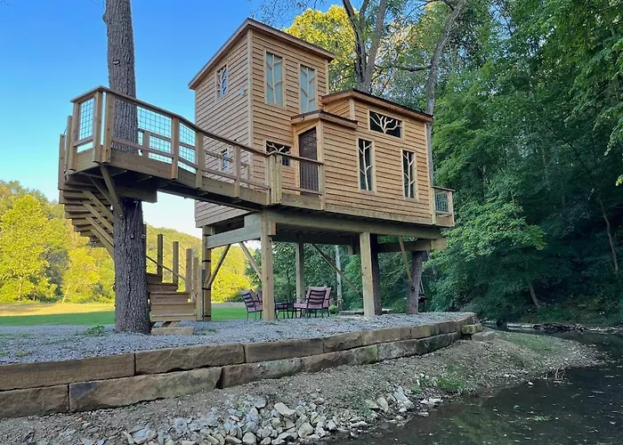 The Royal Roost Treehouse